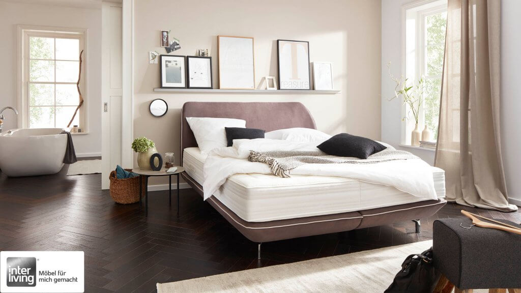 Boxspringbett mit Taschenfederkern glattes Kopfteil
